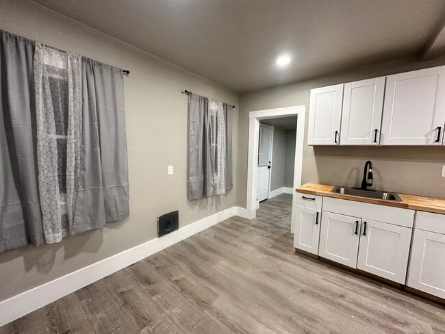 Foto del edificio - 320 Grant St