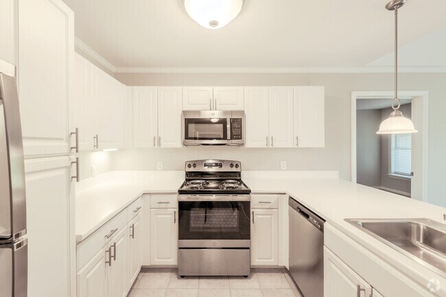 2HAB, 1BA - The Elmstead