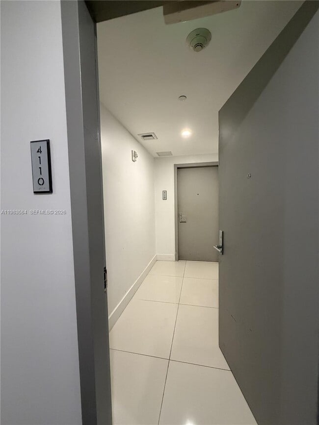 Foto del edificio - 488 NE 18th St