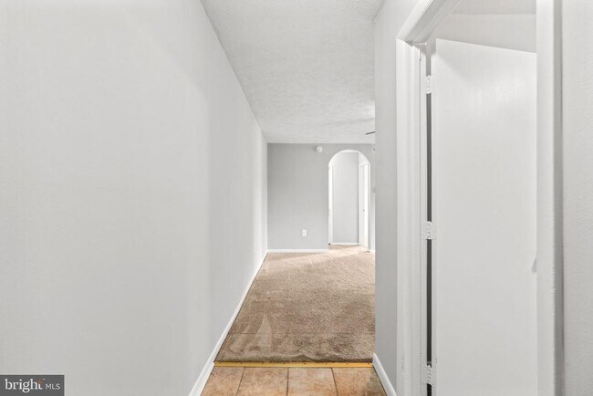 Foto del edificio - 9651 White Acre Rd