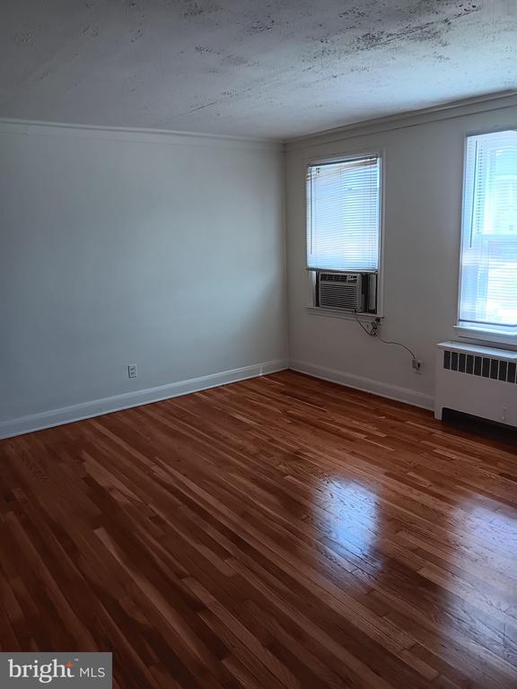 Foto del edificio - 3529 Pelham Ave