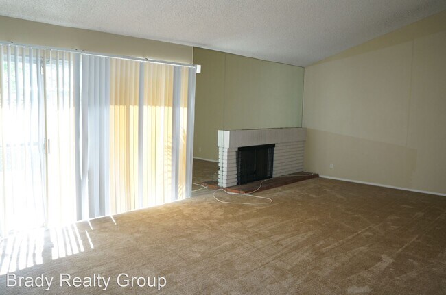 Foto del edificio - 5 br, 2 bath House - 3070 Carnelian St.