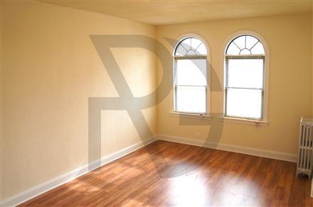 Building Photo - Studio near the 606 trail!
