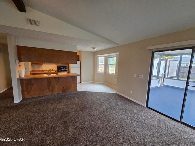 Foto del edificio - 1349 Riva Cir