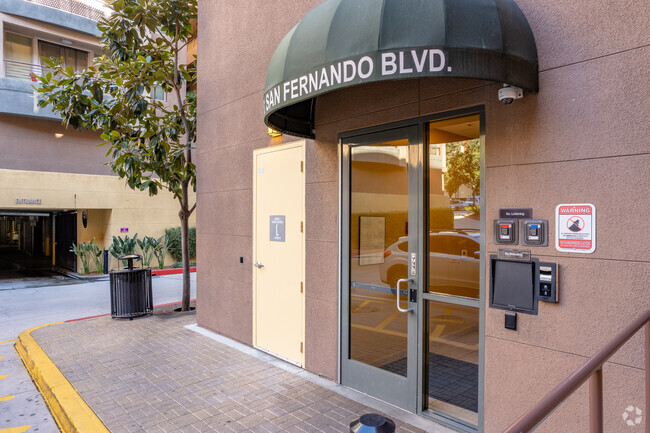 Entrance - Burbank Village Walk