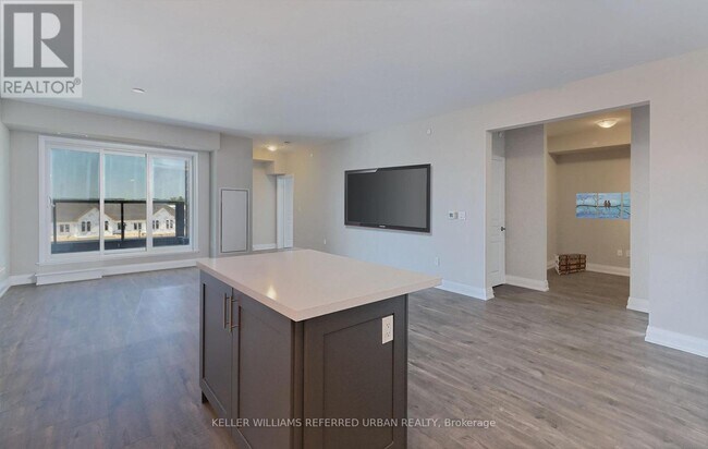 Building Photo - 555 William Graham Dr