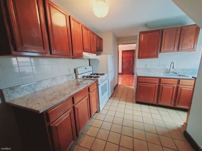 Foto del edificio - 1 br, 1 bath Condo - 3 Hackett Cir W Apt J