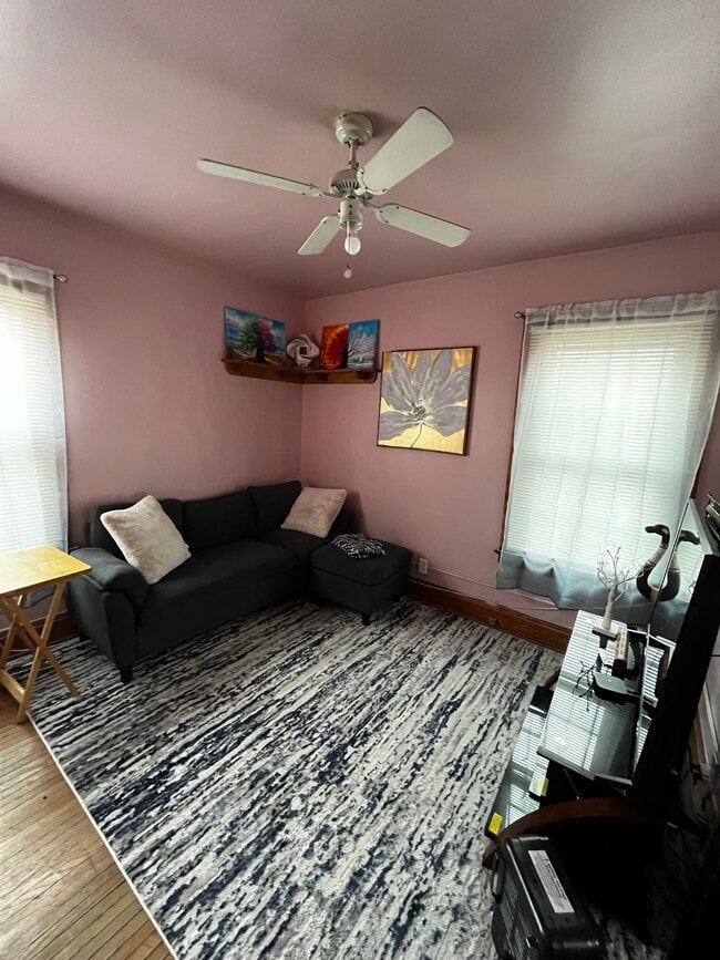 Daytime common - 2026 Grand Ave