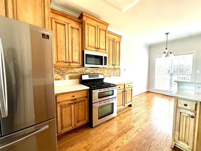 Foto del edificio - 4852 Knollview Dr