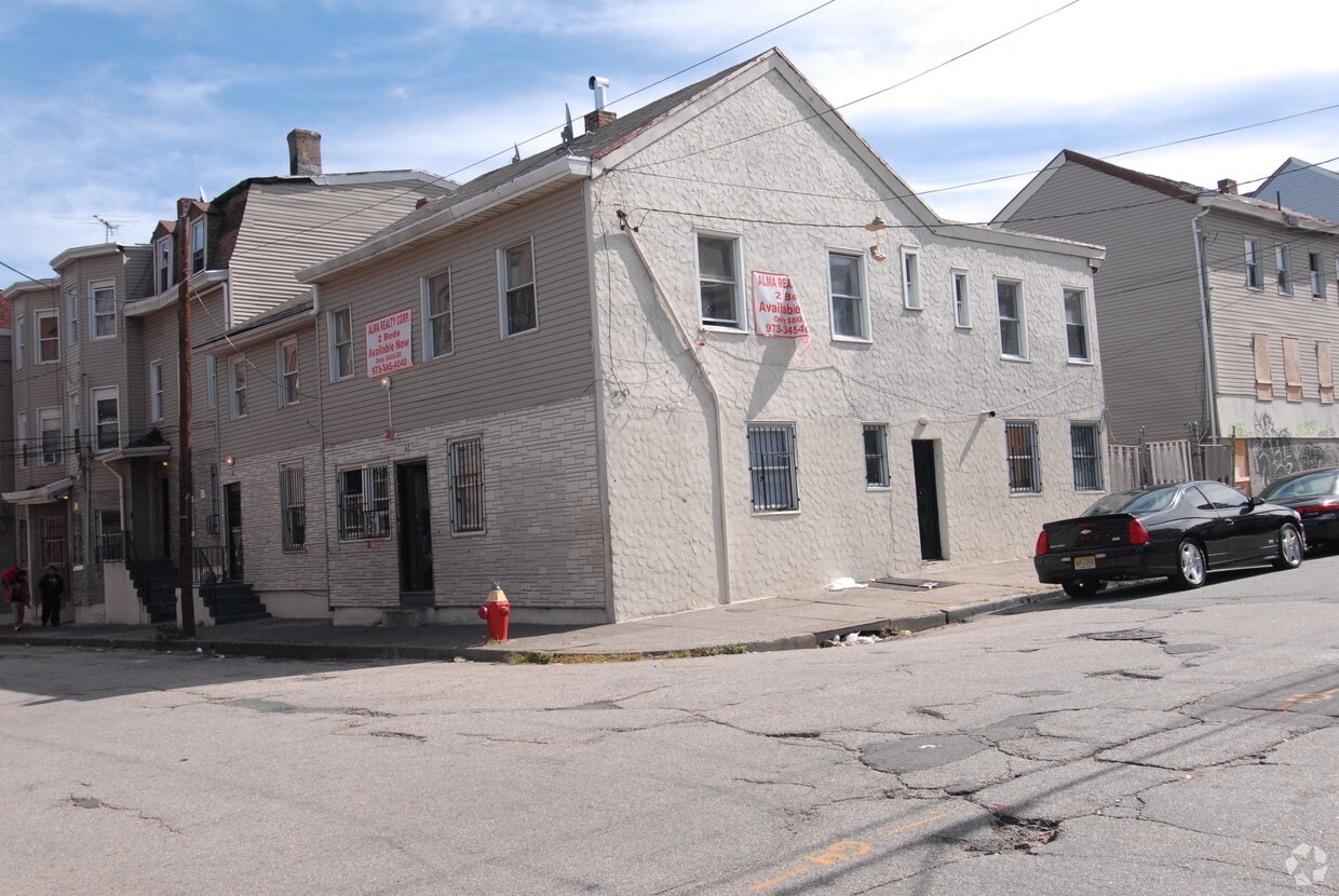4252 Essex St, Paterson, NJ 07501 Apartments in Paterson, NJ