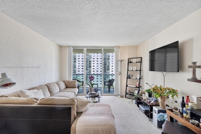 Foto del edificio - 19390 Collins Ave
