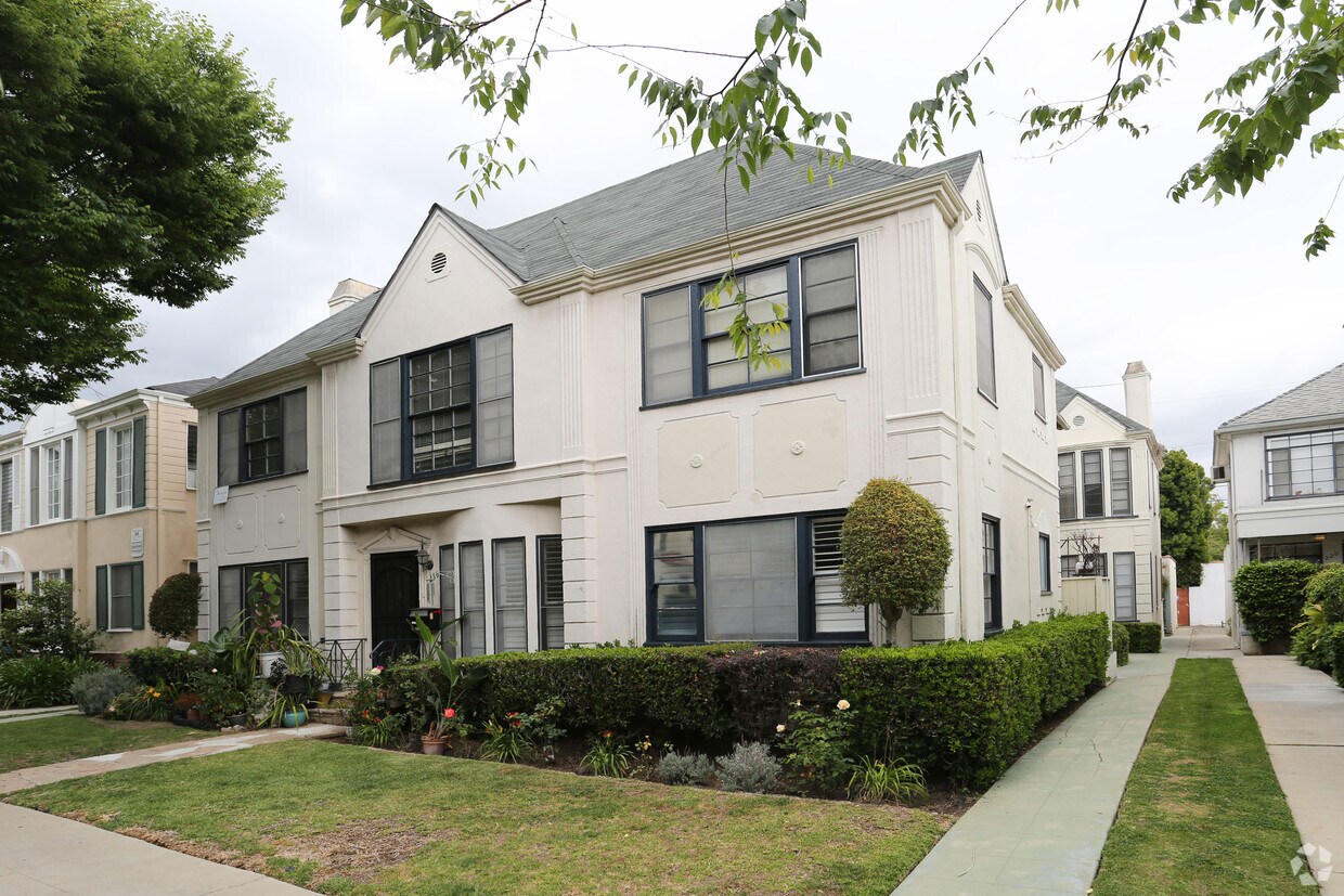 220222 S Reeves Dr, Beverly Hills, CA 90212 Apartments in Beverly