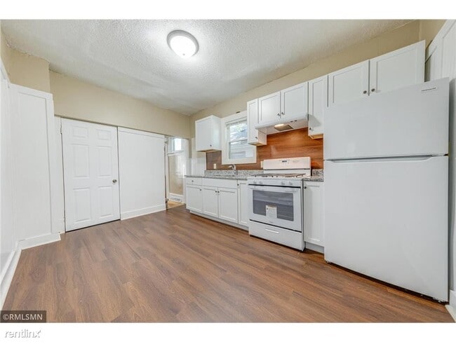 Building Photo - Room for Rent, 1 bath House - 3842 Fremont...