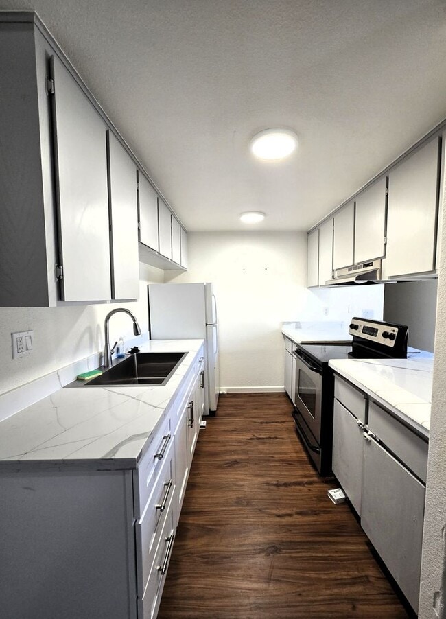 Building Photo - 2065 Colt Dr