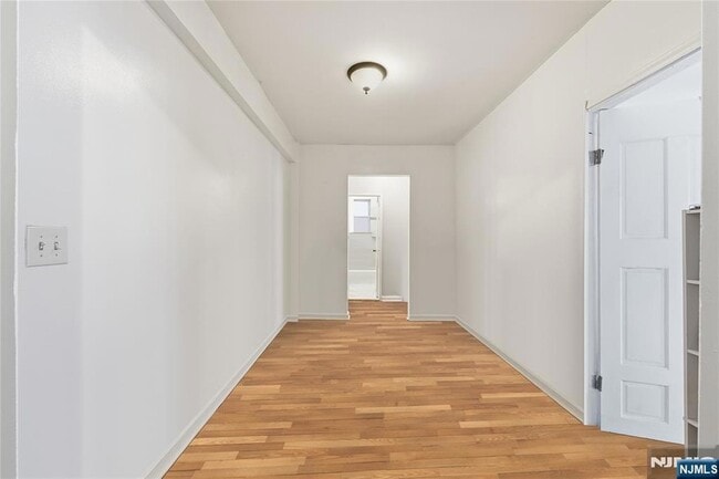 Building Photo - 2520 John F. Kennedy Blvd