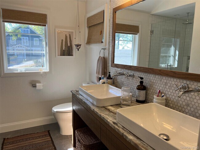 Building Photo - 170 N Franklin St