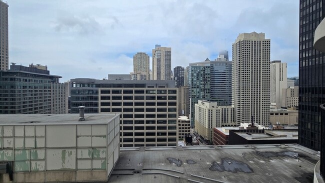 Building Photo - 300 N State St