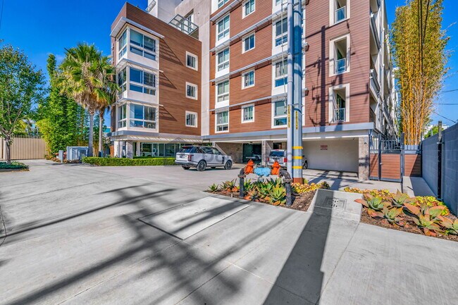 Building Photo - 4140 Glencoe Ave