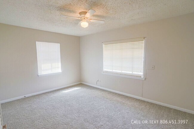 Foto del edificio - 4615 Canton Ave