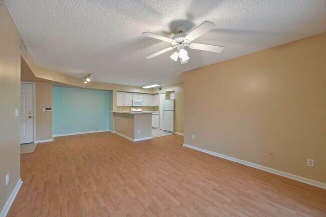 Foto del edificio - 1260 Wildwood Lakes Blvd