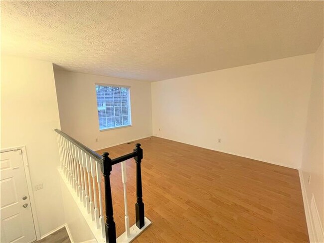 Building Photo - 1504 Robin Hill Dr