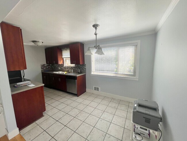 Foto del edificio - Wallingford 2-Bed Condo with Garage!