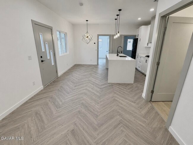Building Photo - 2643 Summerchase Ave