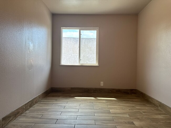 Building Photo - N Hamilton Ave