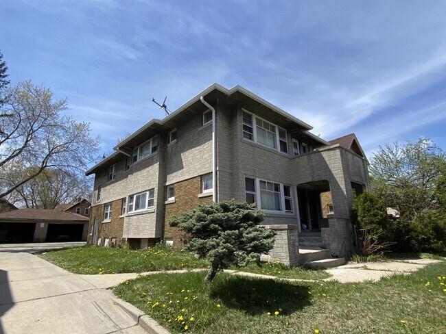 Building Photo - 3019 N Sherman Blvd