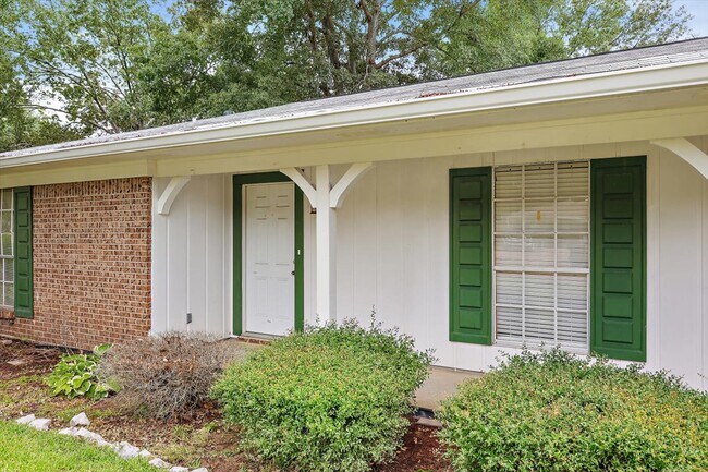 Building Photo - 155 Cypress Dr