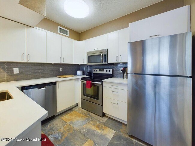 Foto del edificio - 8401 N Atlantic Ave