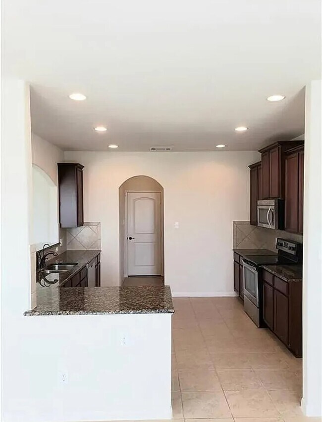 Foto del edificio - 1673 Breanna Ln
