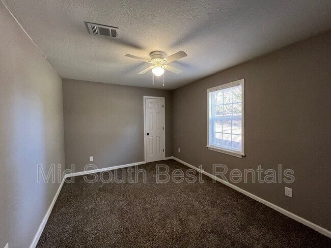Building Photo - 1788 S Sutton Dr