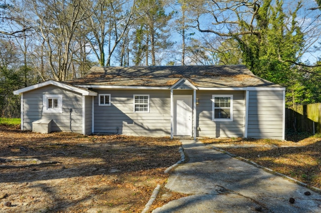 Photo - 276 Fairburn Rd NW House