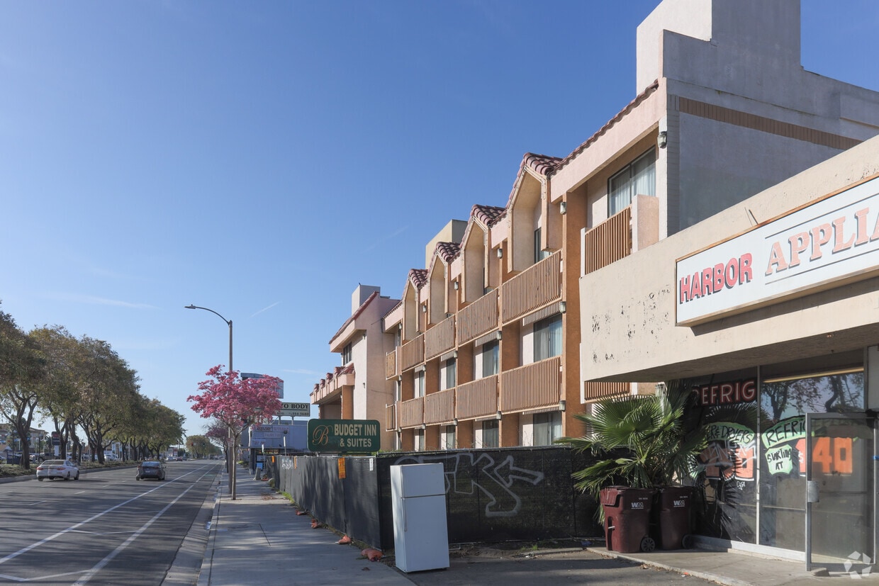 Building View - North Harbor Village