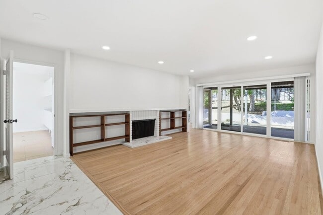 Foto del edificio - 1201 Weymoth Dr