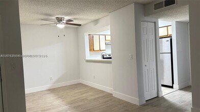 Building Photo - 1243 SW 46th Ave