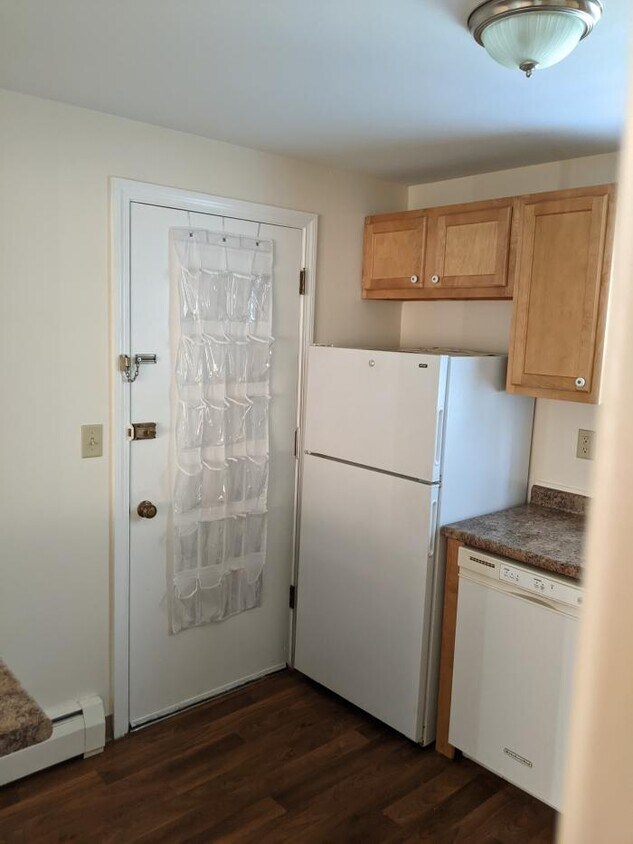 Building Photo - 1 bedroom in Farmington CT 06032