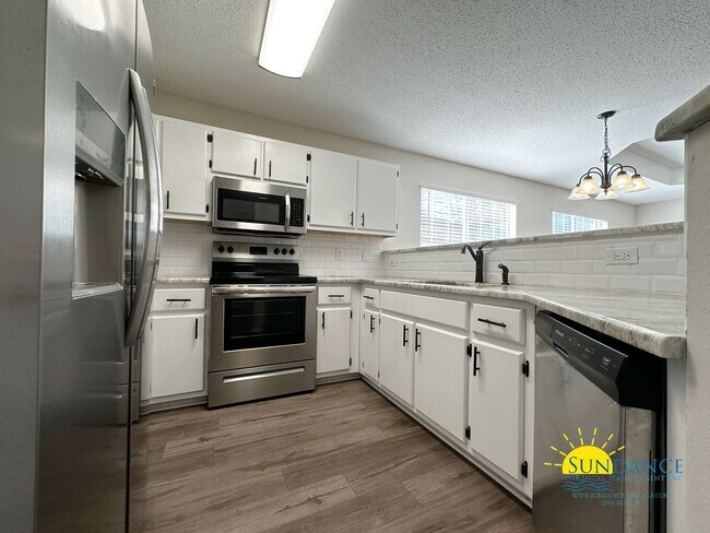 Foto del edificio - Pet Friendly 4 Bedroom Home in Fort Walton...