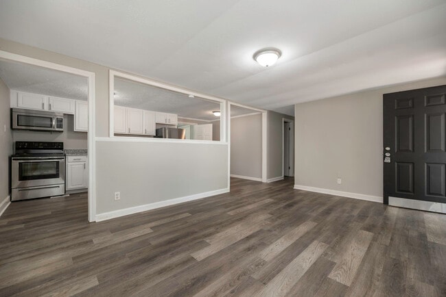 Building Photo - 210 Balfour Dr