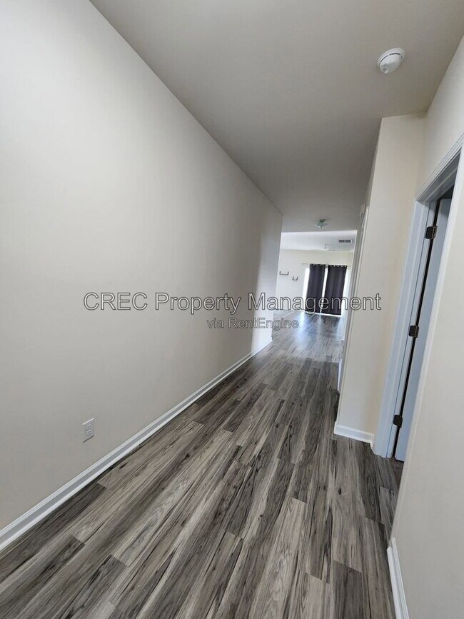Foto del edificio - 260 Hyrne Dr