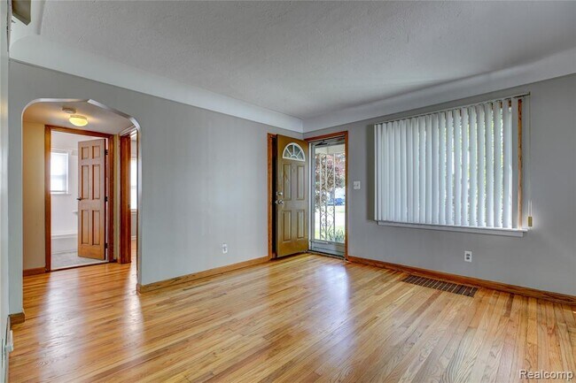 Foto del edificio - 24612 Calvin St
