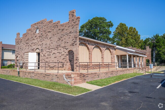Oficina de arrendamiento - The Apartments at Lake Hill