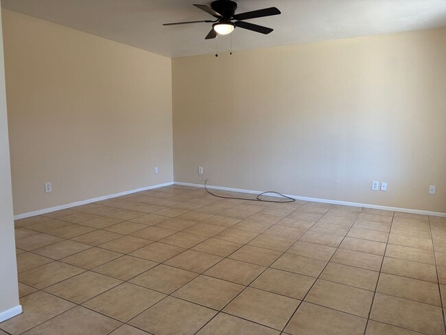 Building Photo - 9920 N 97th Dr