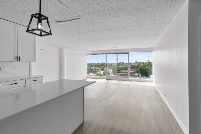 Foto del edificio - 1770 First Street | Downtown Highland Park, IL