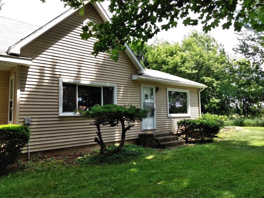 12196 W Hillis Rd, Trufant, MI 49347 House Rental in Trufant, MI