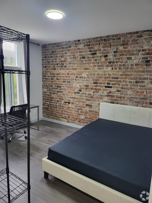 Building Photo - 4831 Rue Saint-Urbain