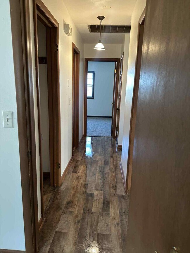 Building Photo - 16 Highland Dr