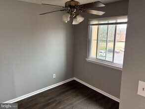 Building Photo - 44 Courtside Dr