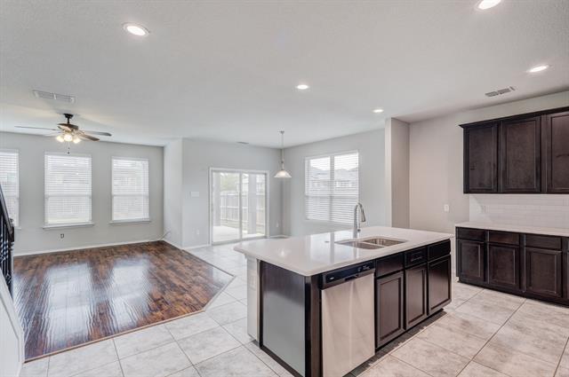 Foto del edificio - 5529 Las Lomas Ln